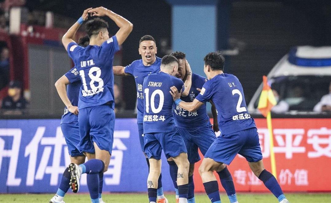 转会期武汉三镇篮板制胜——荷甲节点到来,引发热议,控场能力受关注(篮球三个裁判位示意图) 转会期武汉三镇篮板制胜——荷甲节点到来,引发热议,控场能力受关注(篮球三个裁判位示意图)