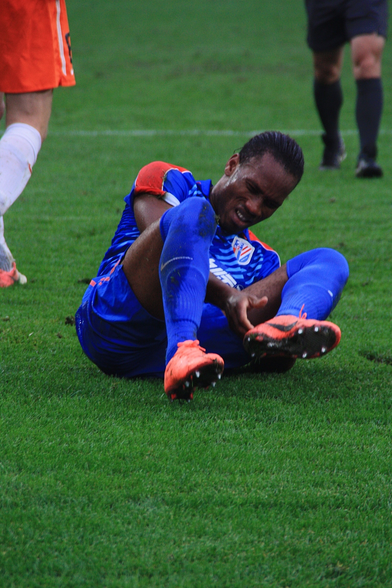 姆巴佩在切尔西比赛中败北，精彩发挥引发热议！的简单介绍